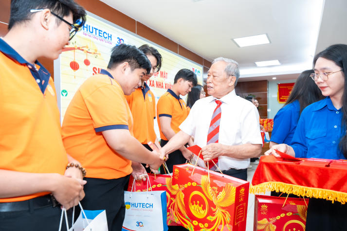 Đoàn Thanh niên - Hội Sinh viên HUTECH khảo sát tiếp nhận nguyện vọng, nhu cầu cần hỗ trợ của sinh viên dịp Tết Nguyên đán 2026 63