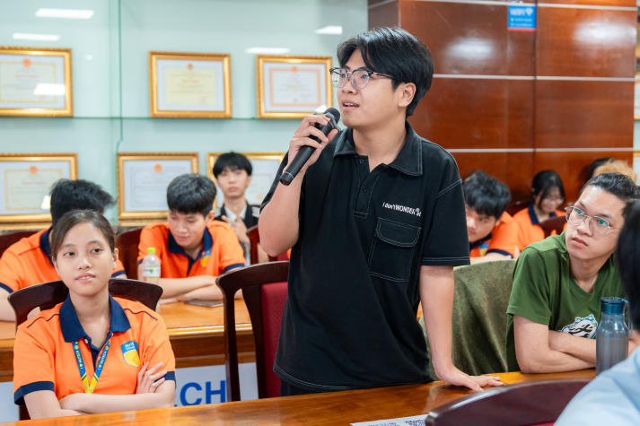 Chuyên gia đồng hành cùng HUTECH-ers khám phá bí quyết vượt lo âu 80