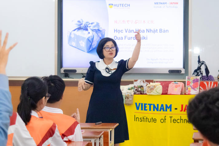 Teen THPT Thủ Đức được tiếp lửa đam mê công nghệ, khám phá sắc màu văn hóa Nhật Bản cùng VJIT HUTECH 34