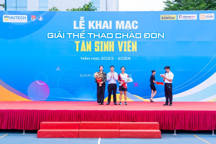 [Giải Thể thao Chào đón Tân sinh viên] Sôi nổi khai mạc và khởi tranh nội dung chạy Việt dã với hơn 1000 vận động viên 81