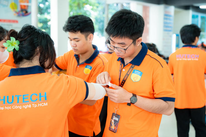 Từ quản trò đến điều phối hoạt động: Ban cán sự HUTECH “lên level” tại chuyên đề kỹ năng 106