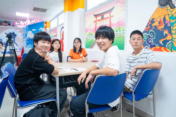 Học sinh Trường THPT Nishiyamato (Nhật Bản) khám phá văn hóa gia đình Việt Nam cùng sinh viên HUTECH 45
