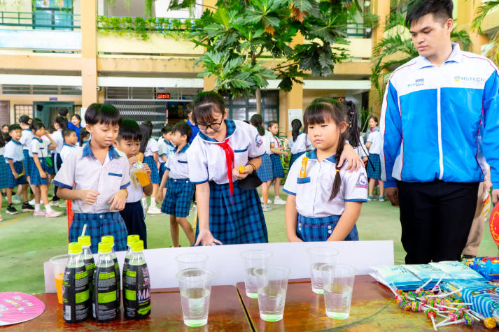 Mùa hè xanh HUTECH 2025: Bước chân tình nguyện, lan tỏa niềm tin 57