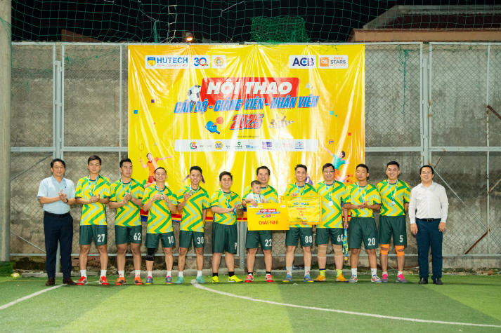 [Hội thao CB-GV-NV HUTECH 2025]: VPT-VPHĐT-P.NS-TT.KĐ-ĐBCL-B.TTr-TT.IT đăng quang ngôi vương Bóng đá nam 130