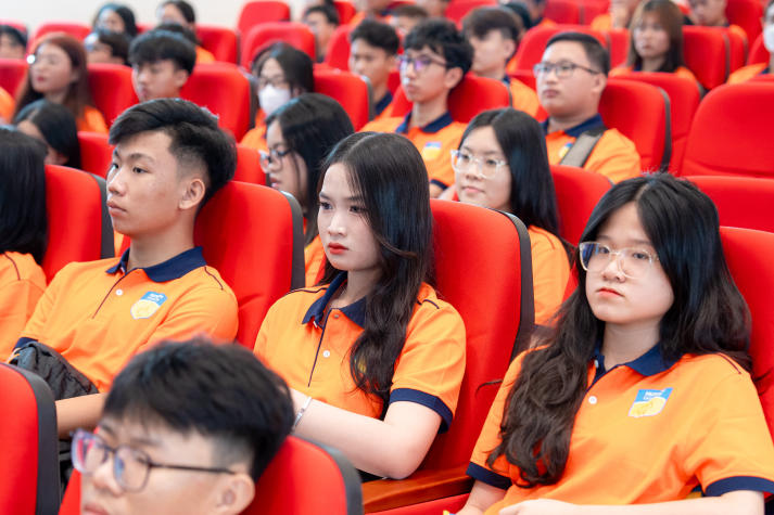 Hành trang quan trọng để tân sinh viên HUTECH tự tin bước vào giảng đường đại học sẽ có tại buổi Sinh hoạt đầu khoá sắp tới 66