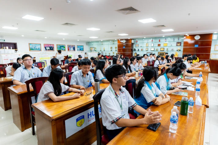 [Video] Học sinh 09 Trường THPT khu vực quận Bình Thạnh và TP. Thủ Đức sôi nổi tranh tài tại Chung kết “Đổi mới sáng tạo cùng tiếng Nhật 2023” của VJIT 15