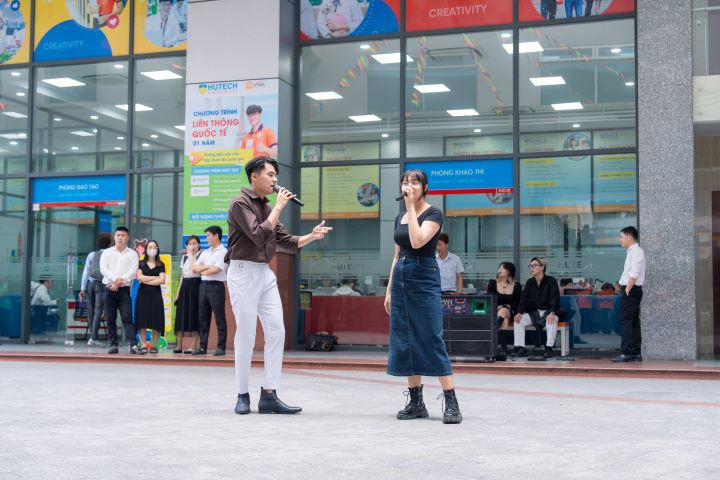 [Video] HUTECH-ers chính thức trở lại trường khởi động năm học mới 2023-2024 83