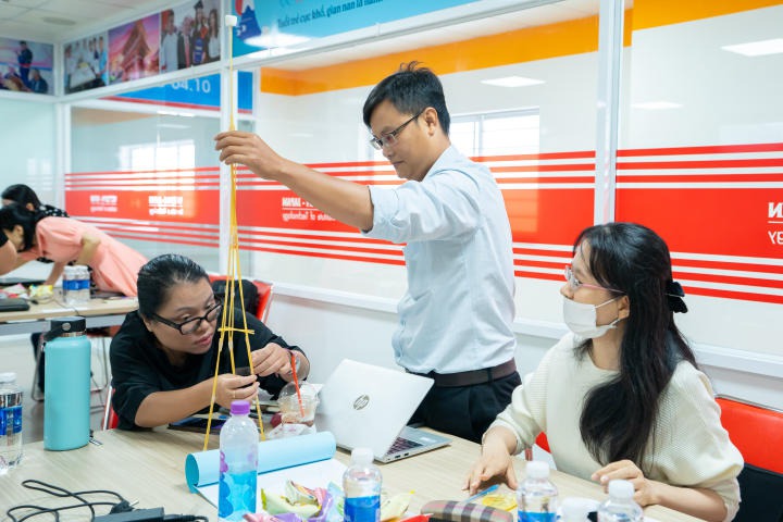 Viện Công nghệ Việt - Nhật tổ chức tập huấn “Tư duy thiết kế dự án” cho đông đảo CB-GV-NV Trường 104