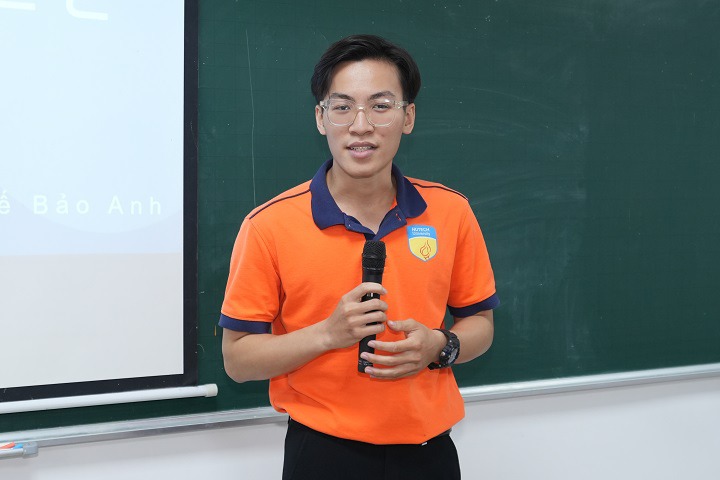 Khoa Nhật Bản học HUTECH tổng kết và phát động phong trào Nghiên cứu khoa học năm học 2023-2024 106