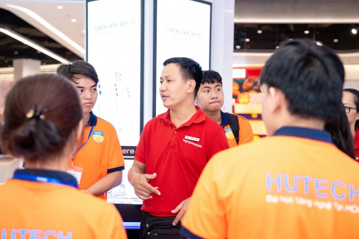 [Video] Một vòng Go! Mall Trường Chinh, I-HUTECHers nắm bắt bức tranh thực tế ngành bán lẻ 36