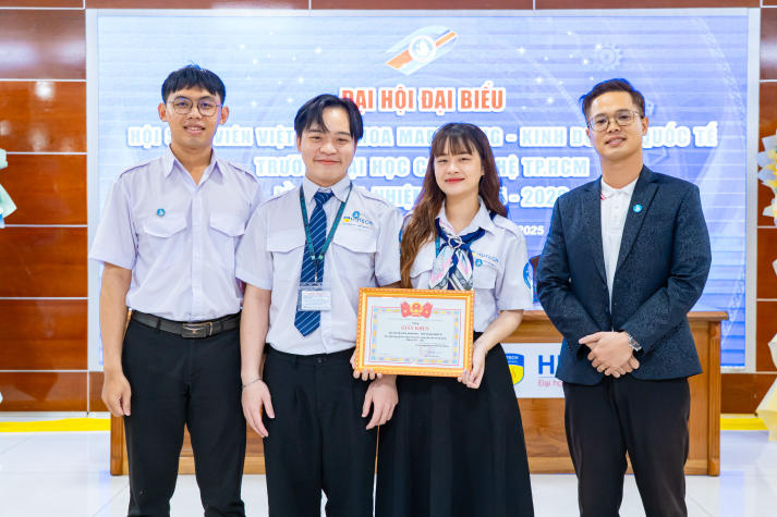 Bước chuyển mình mạnh mẽ của phong trào sinh viên Khoa Marketing - Kinh doanh quốc tế nhiệm kỳ 2025 - 2028 194
