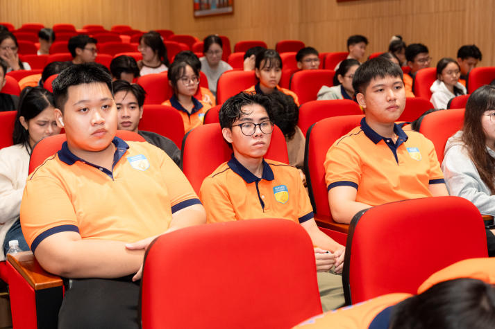 Ghi chép khoa học, đọc hiểu chủ động - Sinh viên Quản trị kinh doanh khám phá bí quyết học tập hiệu quả 19