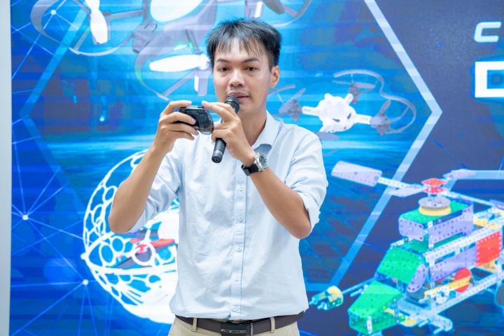 ​Viện Công nghệ Việt - Hàn chính thức phát động cuộc thi Drone Racing "Đường đua ánh sáng" 73