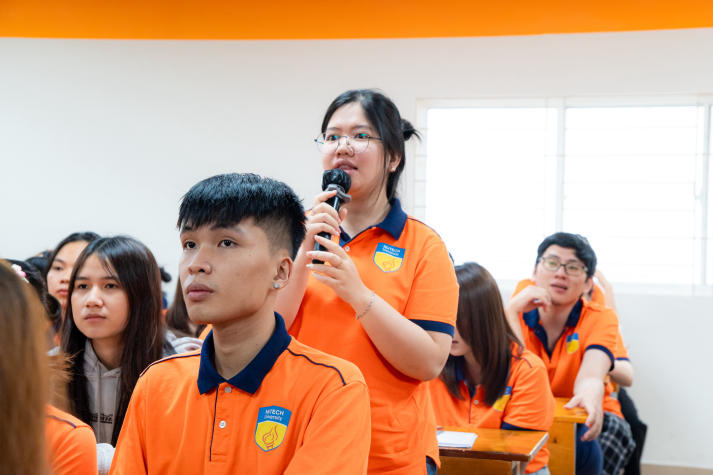 HUTECH students expand creative thinking and global connections through a workshop series with Philippine speakers 81