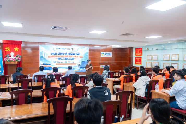 Gỡ “nút thắt” trên hành trình nghiên cứu khoa học của sinh viên Truyền thông - Thiết kế 12