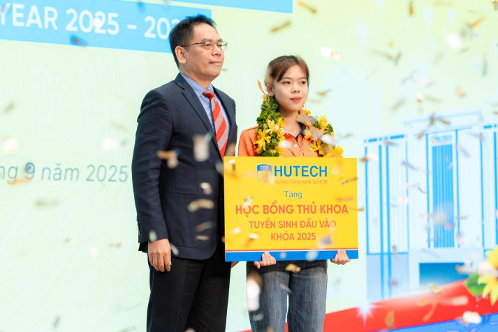 Thủ khoa đầu vào 2025 của HUTECH: “Không có con đường nào dễ dàng nếu ta thật sự muốn đi xa” 8