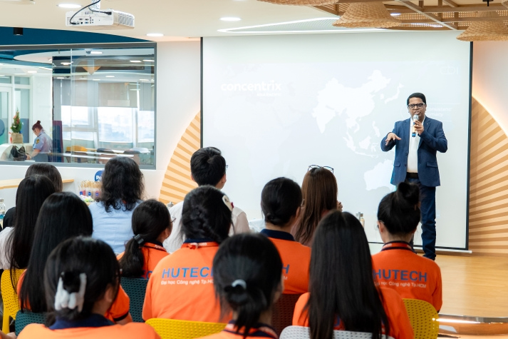 Sinh viên Ngôn ngữ Anh HUTECH mở rộng định hướng nghề qua trải nghiệm tại Vietnam Concentrix Services 31