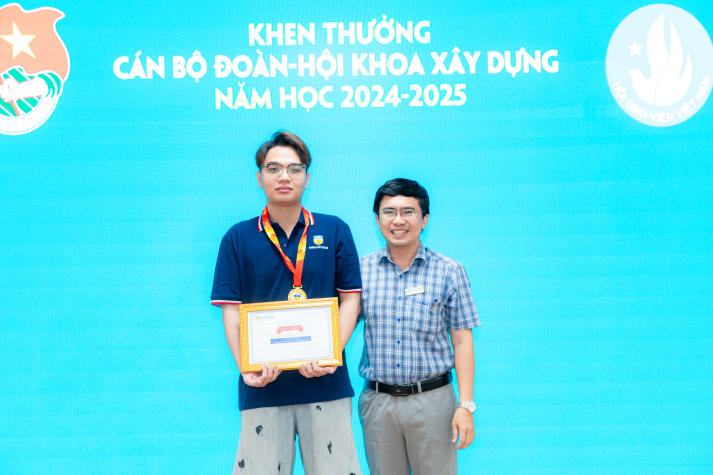 Dấu ấn một năm nỗ lực: Khoa Xây dựng tổng kết phong trào sinh viên và trao giải X-AWARD 2025 70