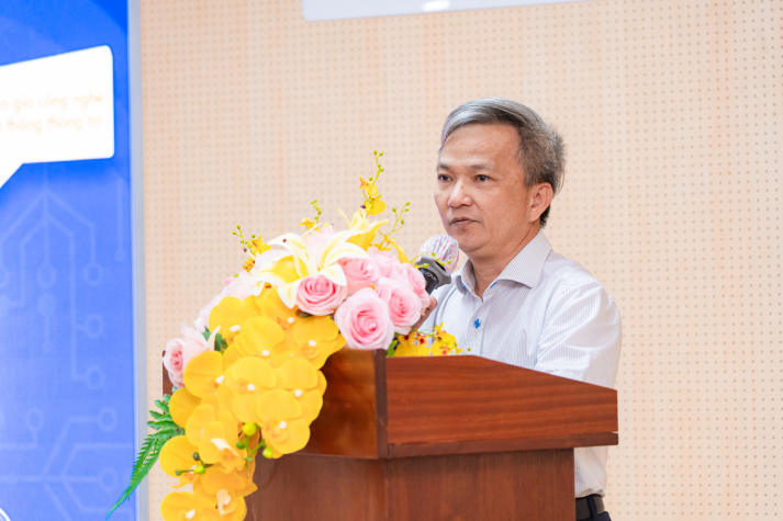 Chuyên gia từ FPT Telecom hướng dẫn sinh viên Khoa Công nghệ thông tin cách ứng dụng GenAI trong nghiên cứu khoa học 91