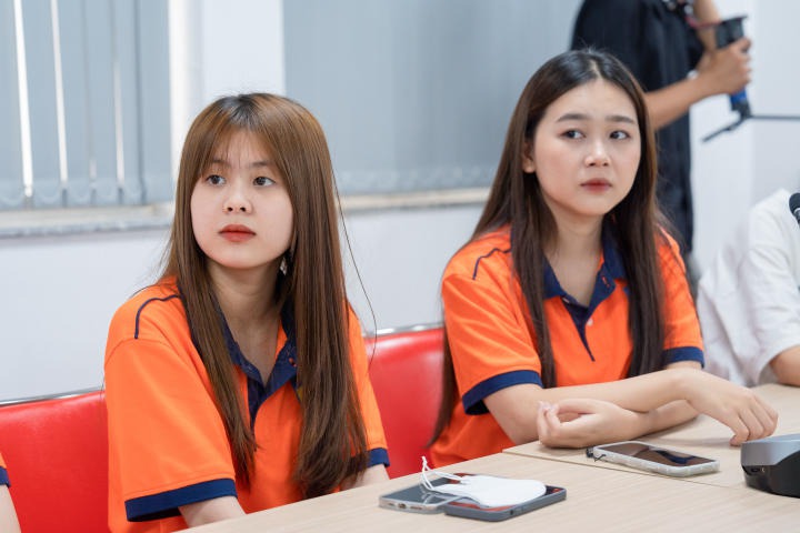 Sinh viên Khoa Hàn Quốc học thích thú “Đối mặt với AI - Tương lai của nghề biên phiên dịch” 80