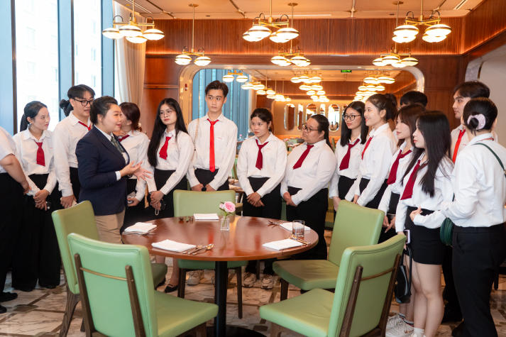 Trải nghiệm chuẩn “5 sao” tại Hilton Saigon của sinh viên Khoa Quản trị Du lịch - Nhà hàng - Khách sạn 53