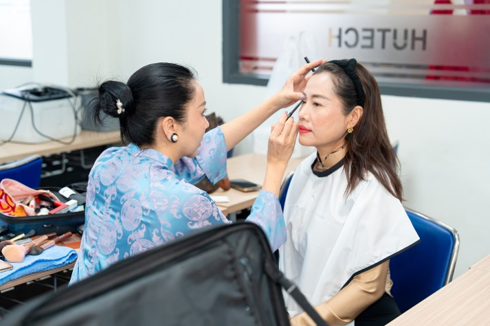 Rạng rỡ khí chất phái đẹp HUTECH: Từ tri thức tỏa sáng đến tấm lòng nhân ái 116