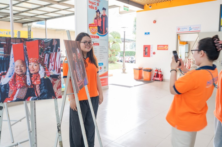 “Dám sống một cuộc đời rực rỡ”: Khi sinh viên HUTECH chạm vào văn hóa qua lăng kính của Đạo diễn - Cựu nhà báo Nguyễn Bông Mai 34