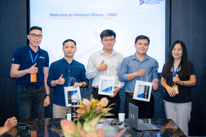 Cùng Metro, IT-ers HUTECH khám phá môi trường làm việc chuyên nghiệp tại Vietnam Silicon 16