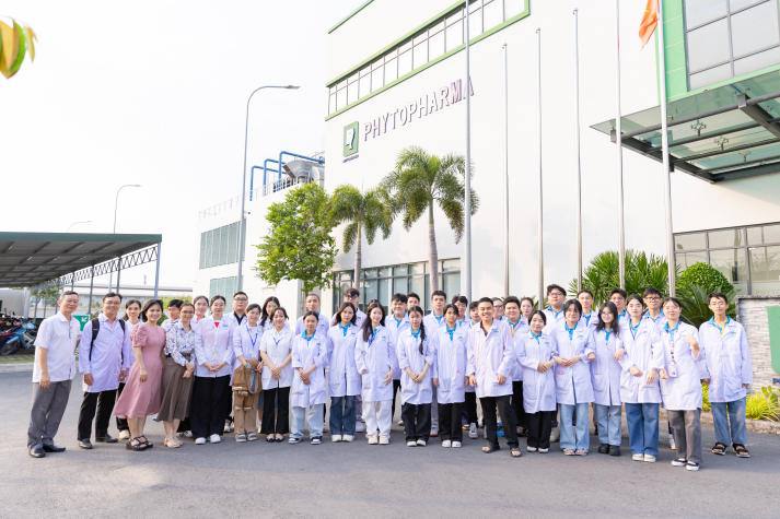 Sinh viên Khoa Dược HUTECH “chạm” nghề từ thực tế qua chuyến tham quan kho dược Phytopharma 55