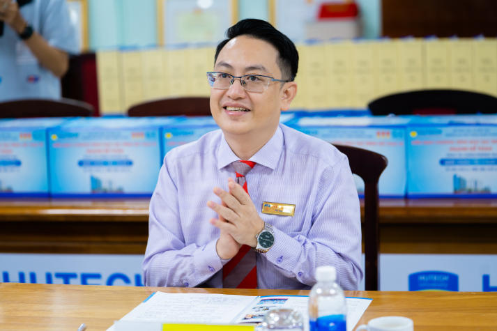 TS. Bùi Văn Thế Vinh - Hành trình bền bỉ với giáo dục, khoa học và hết mình vì sự phát triển bền vững của cộng đồng 51