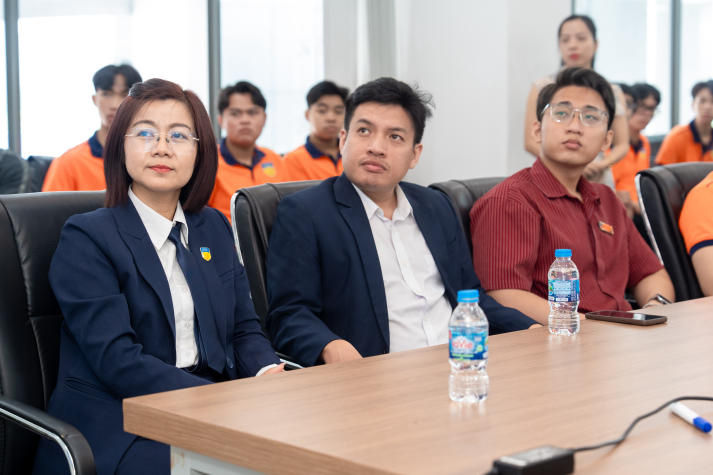 Sinh viên Công nghệ kỹ thuật ô tô VKIT tích lũy hành trang nghề nghiệp tại New City Group 13