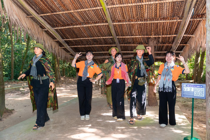 Sinh viên Quản trị dịch vụ du lịch và lữ hành HUTECH học nghề qua chuyến trải nghiệm thực tế tại Tây Ninh 53
