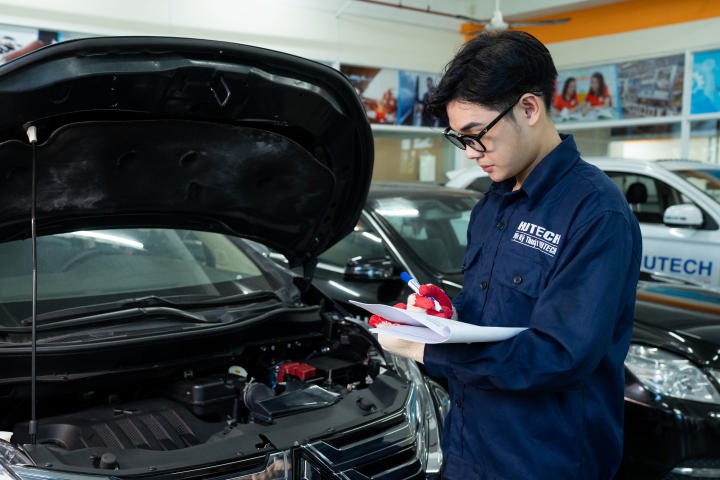 Học ngành Công nghệ ô tô điện cần giỏi môn gì? 75