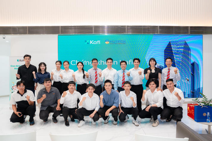 Gần 200 nhóm sinh viên HUTECH trải nghiệm, bồi dưỡng năng lực tại 65 doanh nghiệp 90