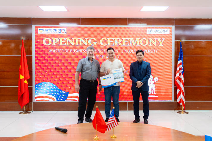 Viện Đào tạo Quốc tế tổ chức Lễ Khai giảng Chương trình Thạc sĩ Quản trị kinh doanh liên kết với ĐH Lincoln 75