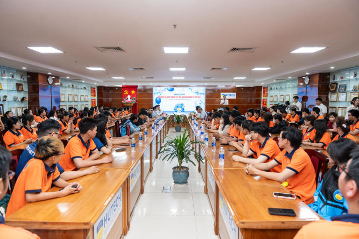 Đội An ninh trật tự HUTECH kỷ niệm 10 năm thành lập: Một thập kỷ cống hiến và trưởng thành 9