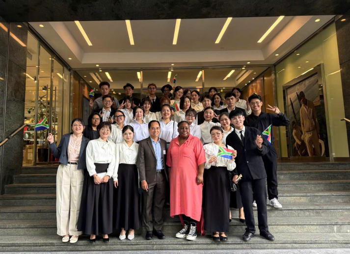 Trải nghiệm thực tế tại Hà Nội, sinh viên ngành Quan hệ quốc tế nuôi dưỡng bản lĩnh và tầm nhìn toàn cầu 48