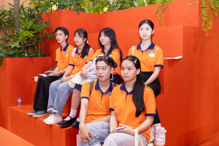 40 “tân binh” Kiến trúc và Thiết kế nội thất HUTECH bắt nhịp xu hướng thị trường tại VIBE 2026 63