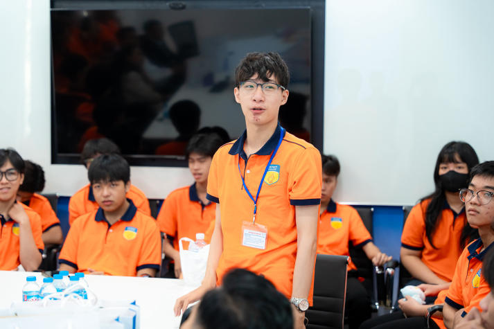 Sinh viên Khoa Luật định hình tương lai nghề nghiệp qua chuyến tham quan Shinhan Bank 42