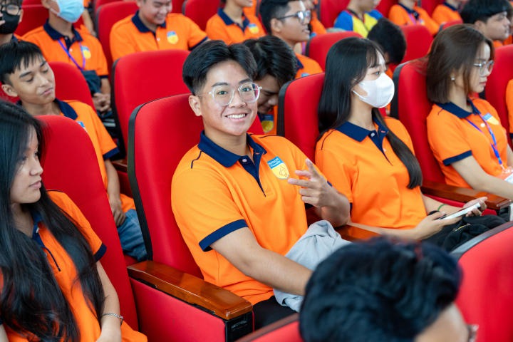 CEO Đỗ Phương Thảo “bẻ khóa” giúp tân sinh viên hiểu rõ bản thân 48