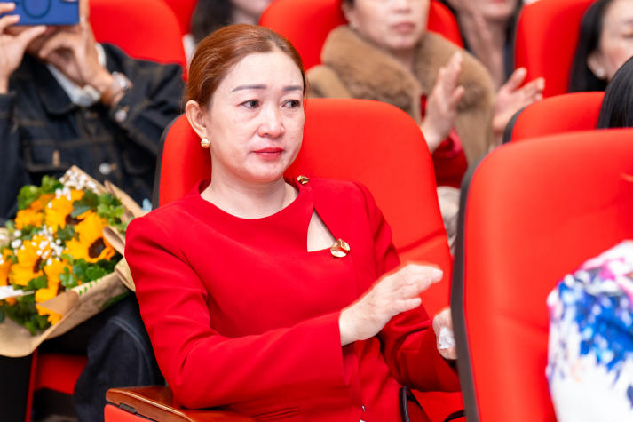 Lễ trao bằng tốt nghiệp HUTECH: Vinh danh nghị lực học tập vượt giới hạn thời gian và tuổi tác 93