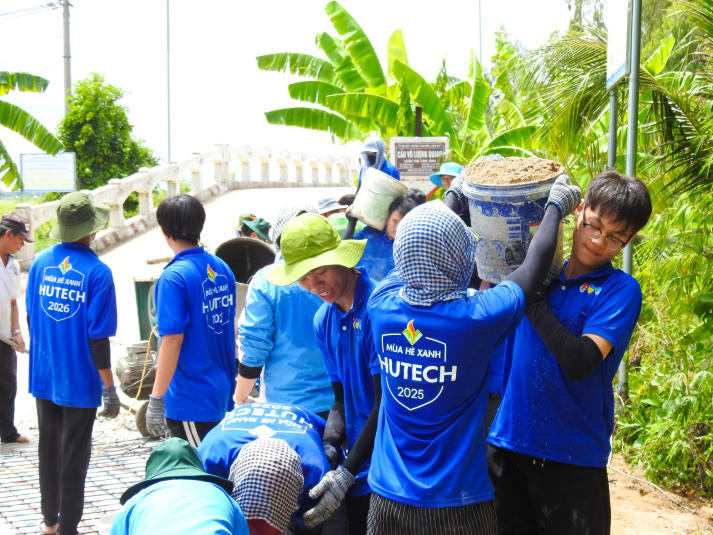 Sau 10 ngày ra quân, chiến sĩ HUTECH phủ xanh các mặt trận bằng những phần việc thiết thực 28