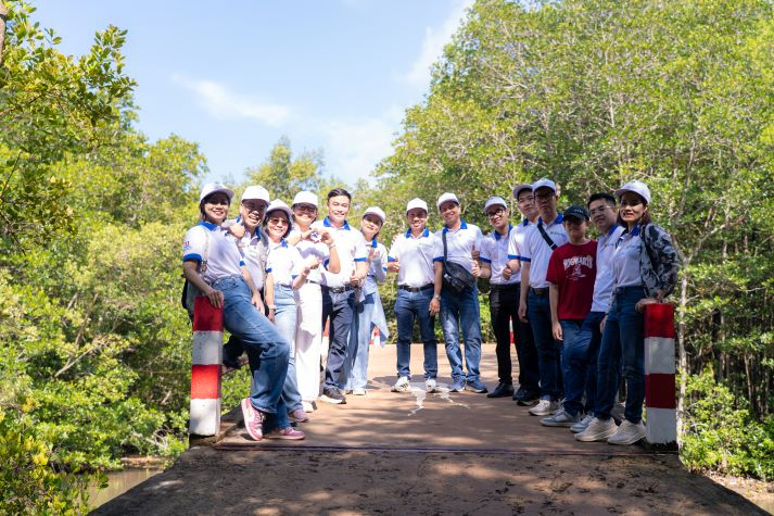 [Ảnh] Khoa Tài chính - Thương mại kỷ niệm 17 năm thành lập, nối dài hành trình “Kết nối yêu thương” 19