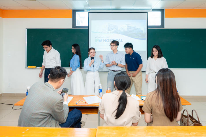 Pitching trước doanh nghiệp, sinh viên Quan hệ công chúng thử sức với bài toán truyền thông thực tế 37