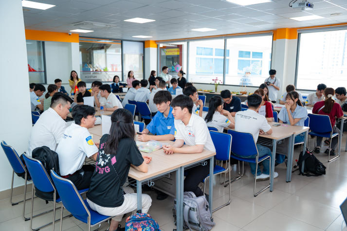 VJIT students engage with Japanese students, joining hands for environmental protection 93