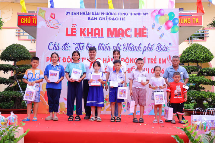Sinh viên Khoa Thú y - Chăn nuôi tiếp lửa yêu thương tại Ngày hội thiếu nhi phường Long Thạnh Mỹ (TP. Thủ Đức) 17