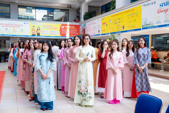 [Video] Nét đẹp Áo dài HUTECH: Sắc màu duyên dáng - lan tỏa yêu thương 23