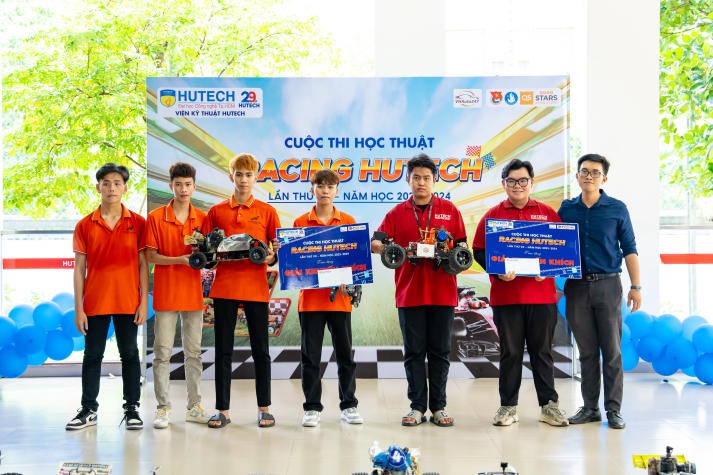 [Video] Hơn 100 đội thi tranh tài tại "đường đua tốc độ" Racing HUTECH lần VII 453