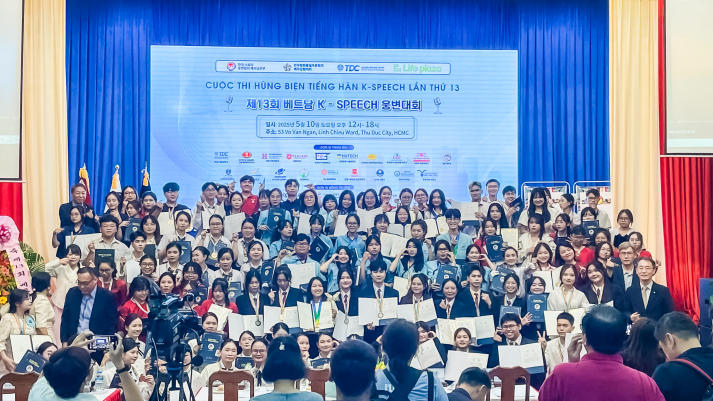 Sinh viên Khoa Hàn Quốc học đạt 02 giải thưởng tại Cuộc thi Hùng biện tiếng Hàn K-Speech lần thứ 13 16