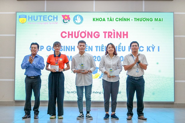Các Khoa/Viện HUTECH tuyên dương, khen thưởng sinh viên tiêu biểu HKI, năm học 2019 - 2020 24